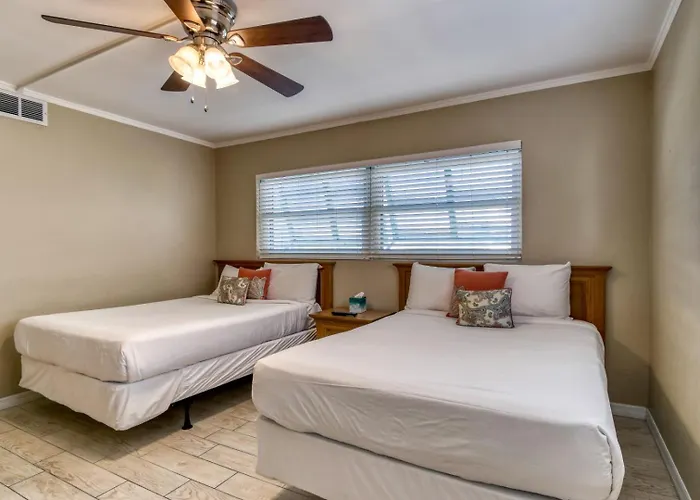 Resort The New Collection Beachfront 4*