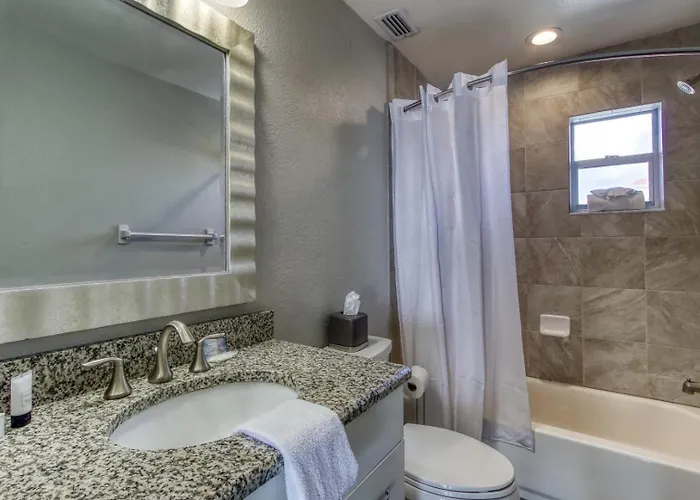 The New Collection Beachfront 4* Clearwater Beach