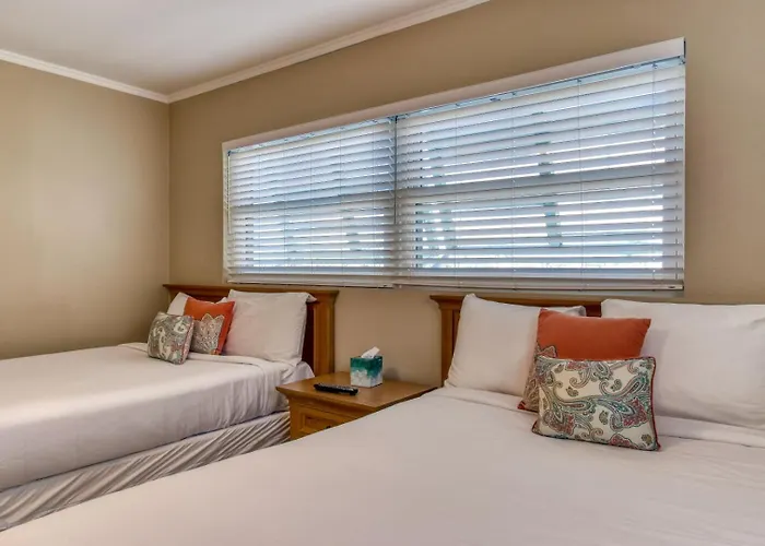 Resort The New Collection Beachfront 4*