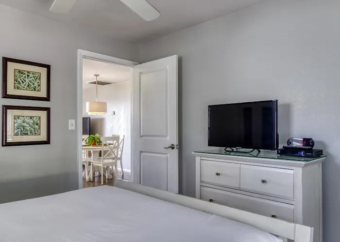 Resort The New Collection Beachfront 4*